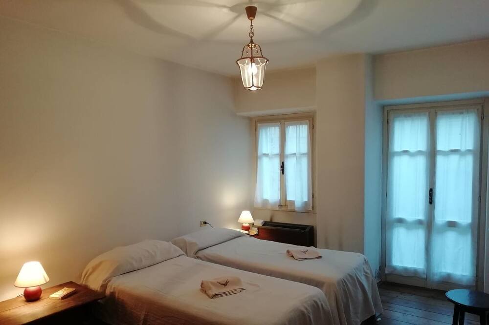 Photo of Bedroom in Belgirate