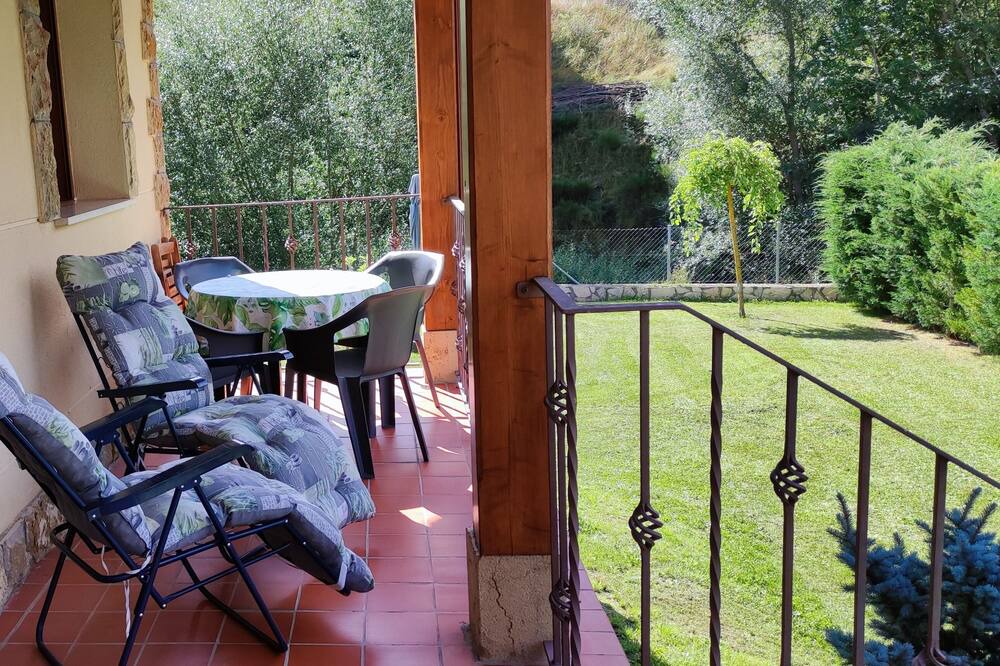 Photo of Patio Balcony in Villamanin