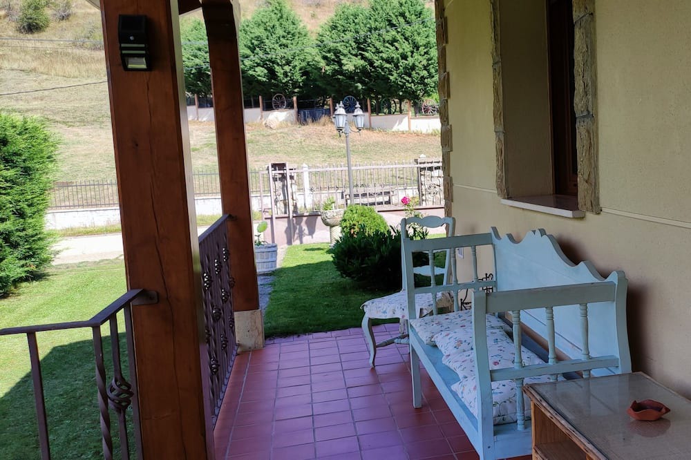 Photo of Patio Balcony in Villamanin