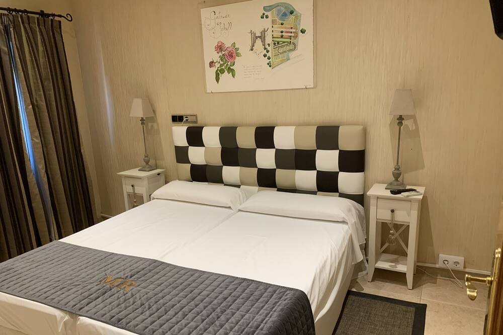 Photo of Bedroom in Mollet de Peralada