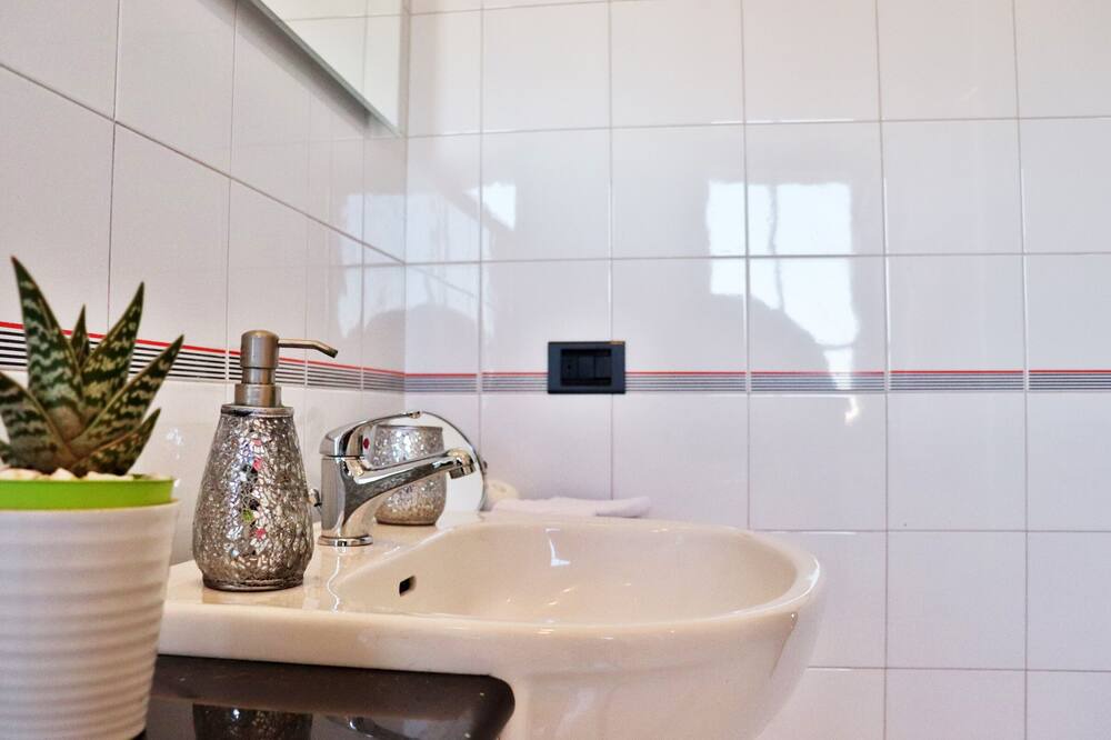 Photo of Bathroom in Rocca San Giovanni