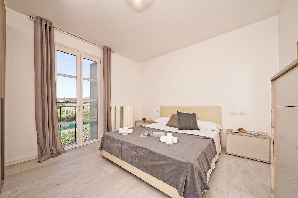Photo of Bedroom in Toscolano Maderno
