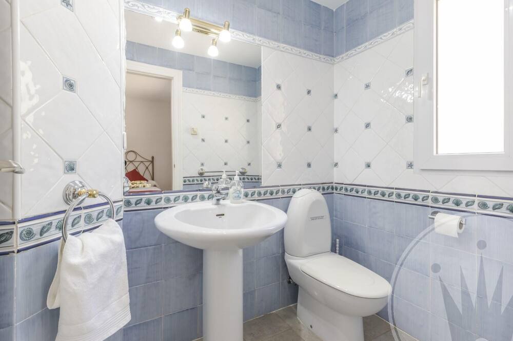 Photo of Bathroom in El Beal