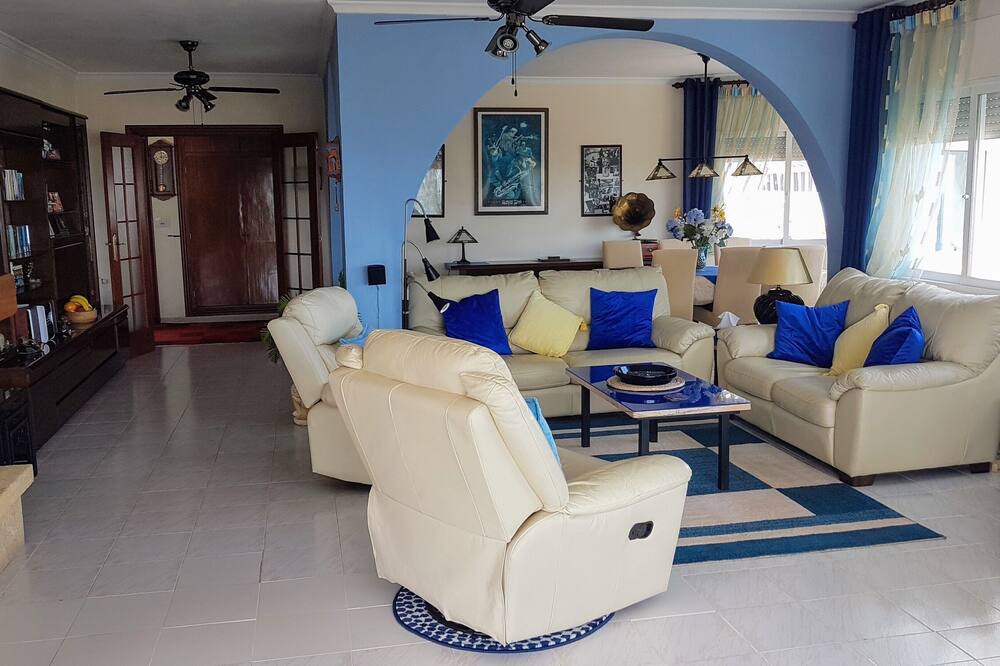 Photo of Livingroom in Los Puertos