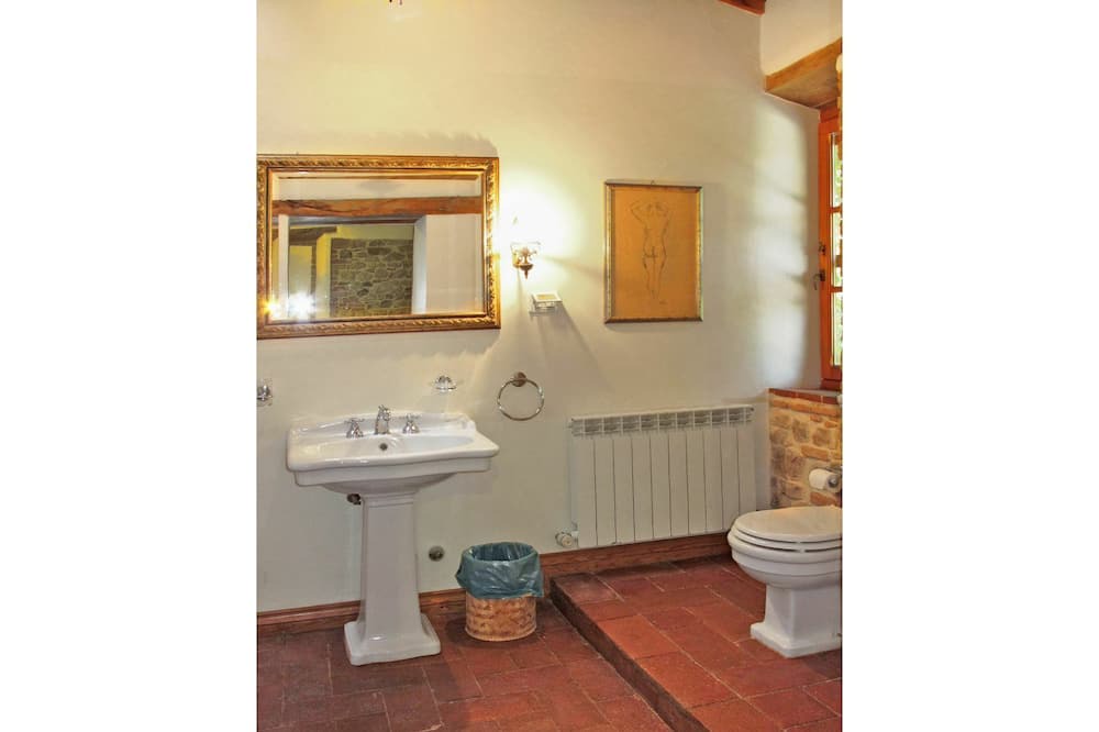 Photo of Bathroom in San Venanzo