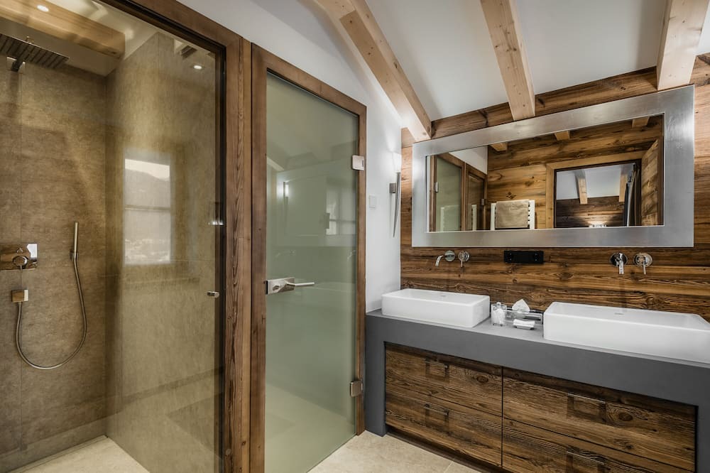 Photo of Bathroom in Mareo