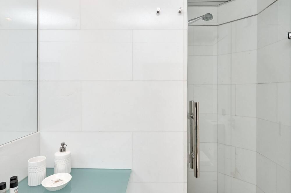 Photo of Bathroom in Poblenou