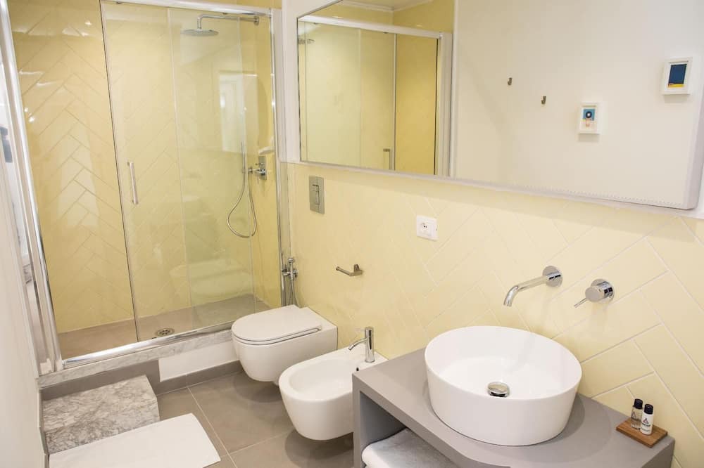 Photo of Bathroom in Fuorigrotta