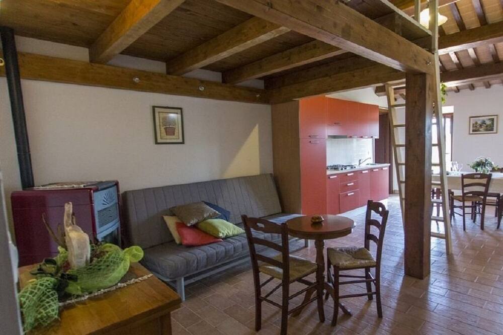 Photo of Livingroom in Santa Vittoria in Matenano