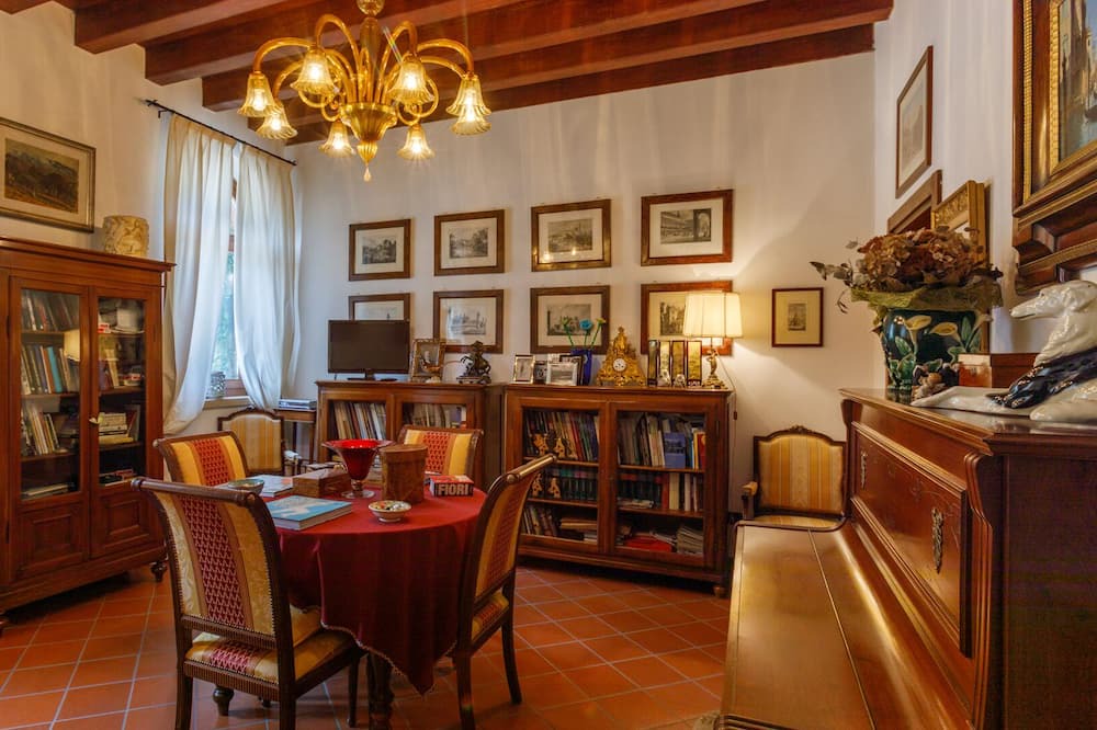 Photo of Livingroom in Concamarise