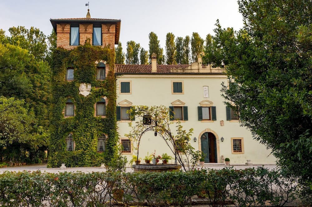 Photo of Outdoor in Concamarise