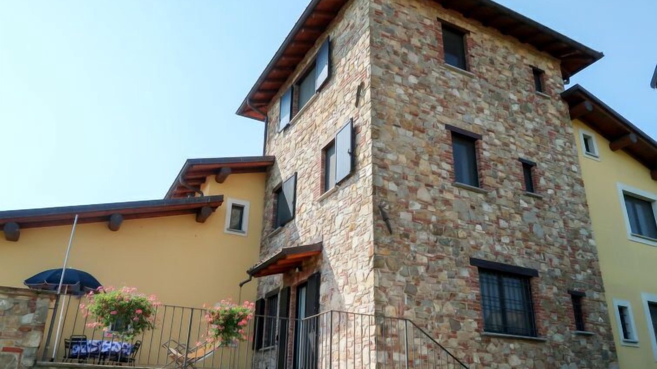 Photo of Outdoor in Castana