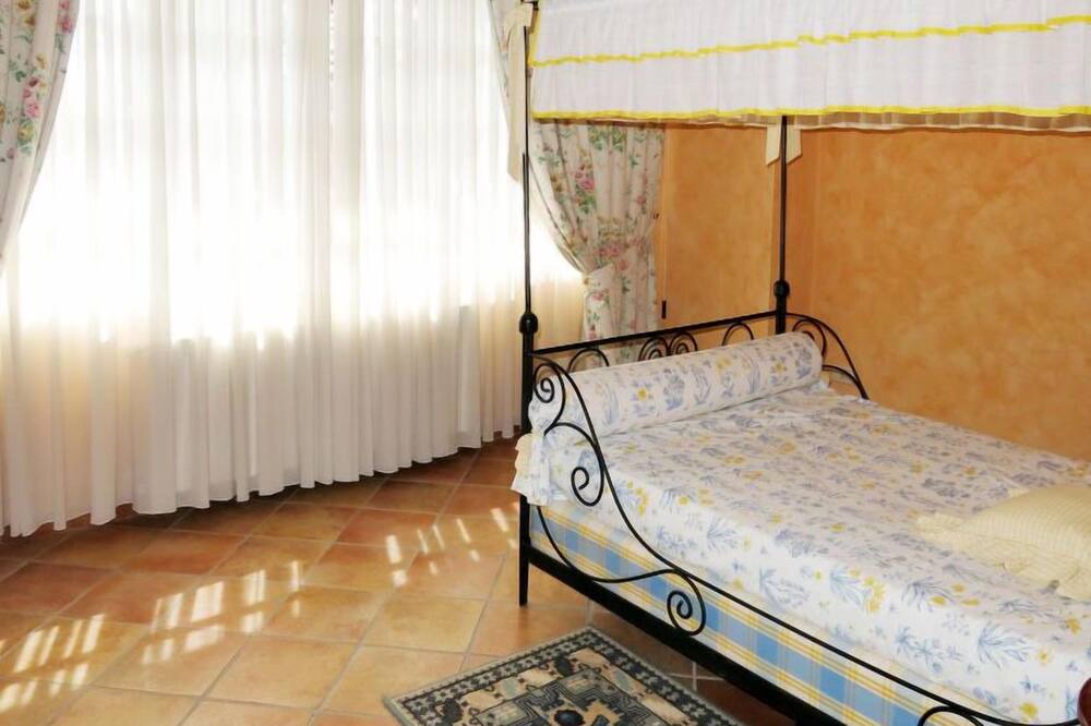 Photo of Bedroom in Montemagno
