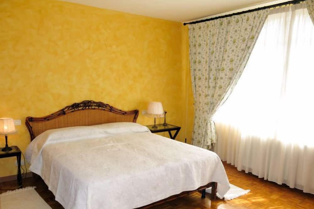 Photo of Bedroom in Montemagno