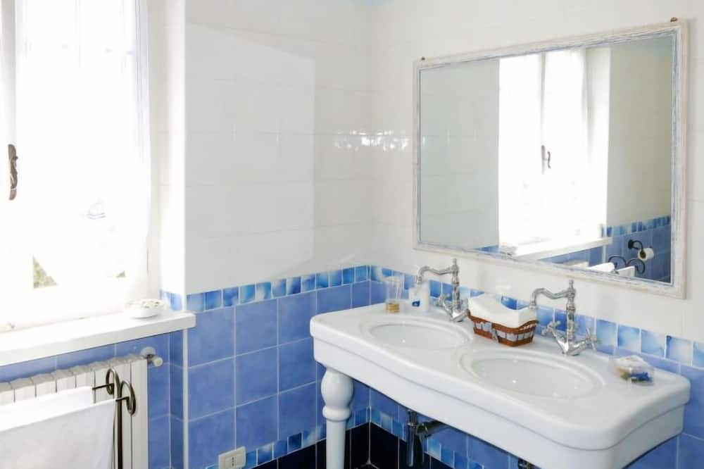 Photo of Bathroom in Montemagno