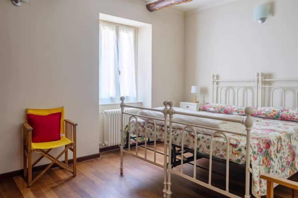 Photo of Bedroom in Porto Valtravaglia