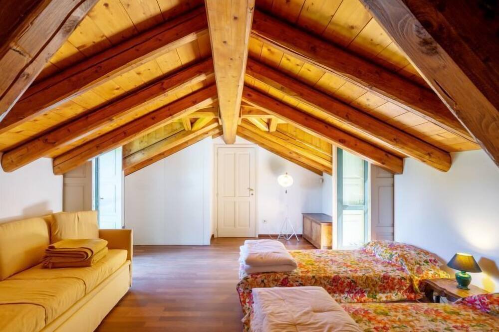 Photo of Bedroom in Porto Valtravaglia
