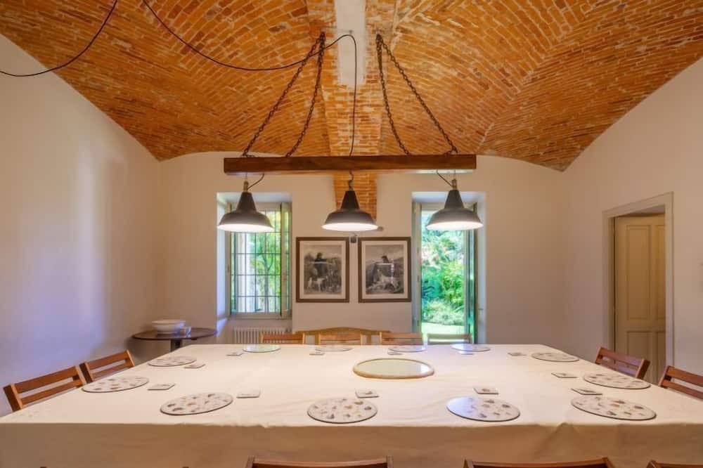 Photo of Kitchen in Porto Valtravaglia