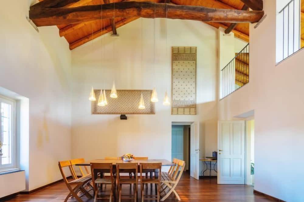 Photo of Kitchen in Porto Valtravaglia