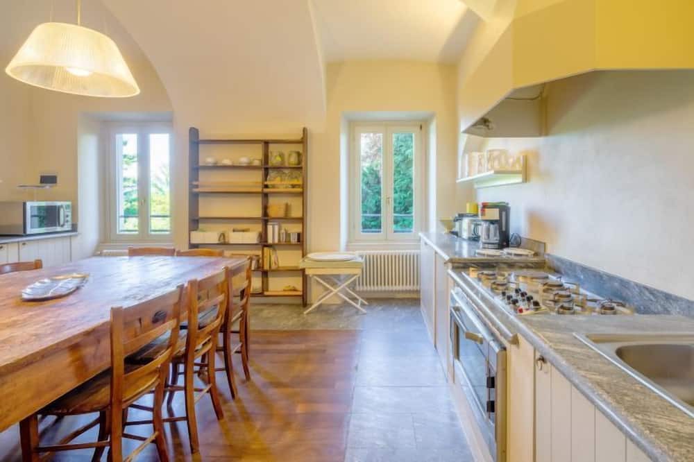 Photo of Kitchen in Porto Valtravaglia