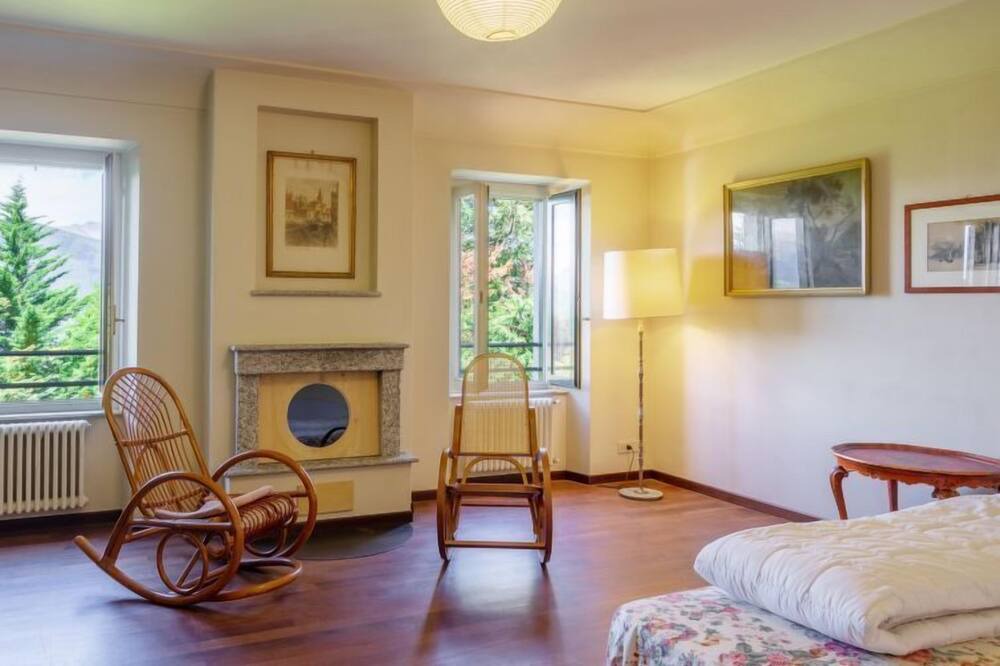 Photo of Bedroom in Porto Valtravaglia