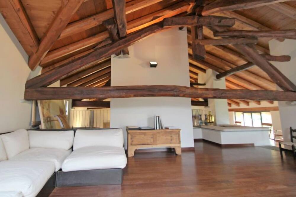 Photo of Livingroom in Porto Valtravaglia