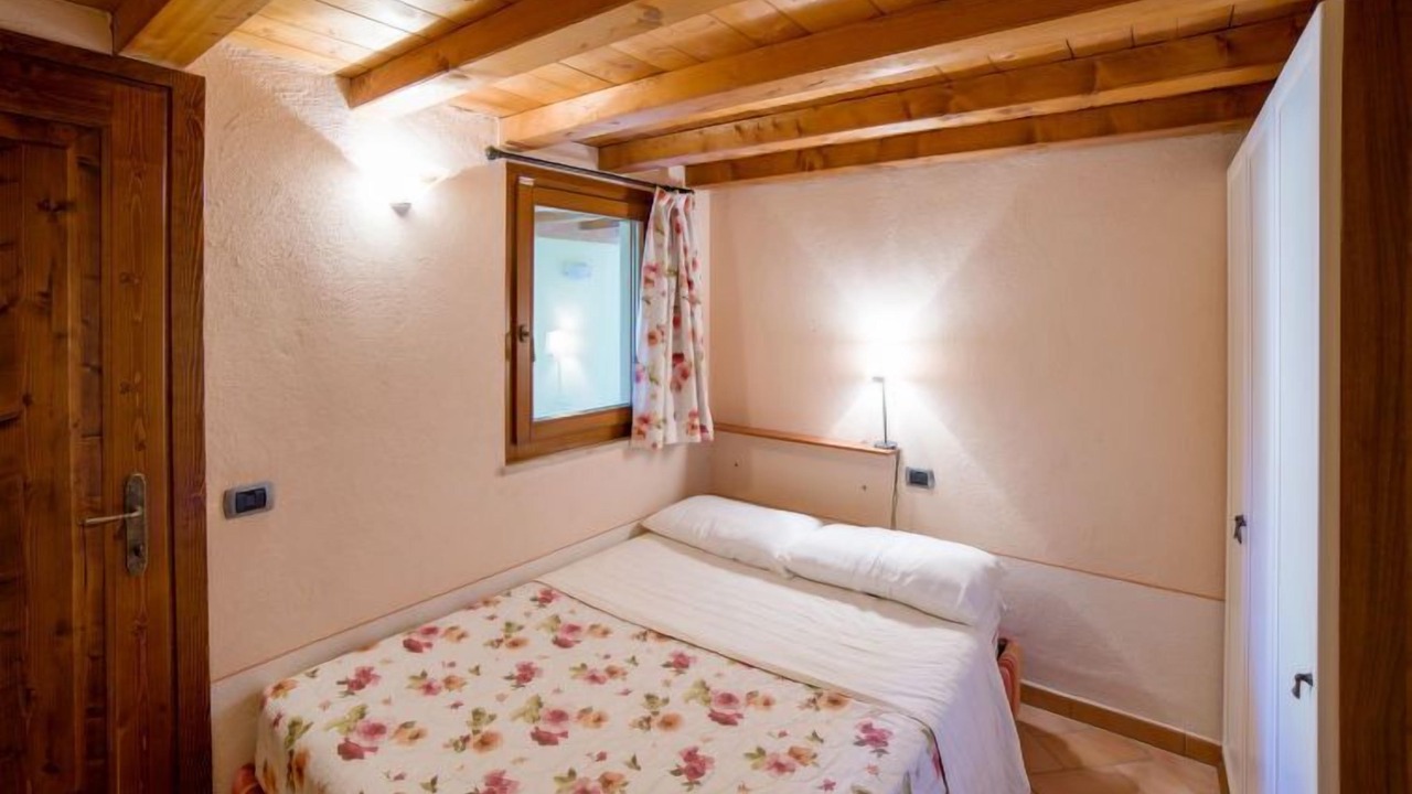 Photo of Bedroom in Toscolano Maderno