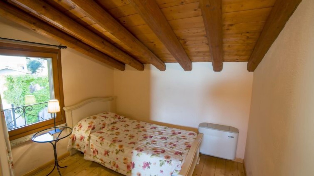 Photo of Bedroom in Toscolano Maderno