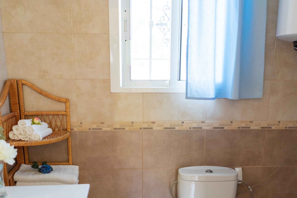 Photo of Bathroom in Almodovar del Rio
