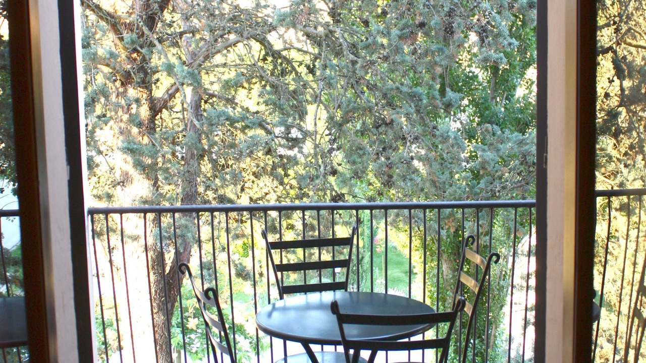 Photo of Patio Balcony in Guzman