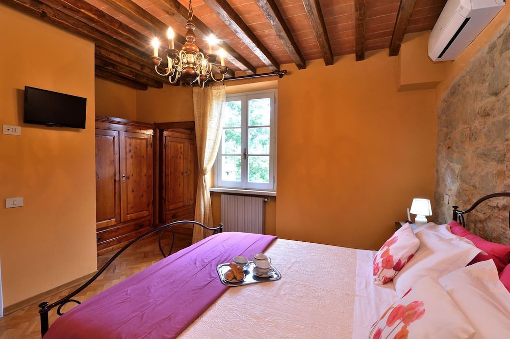 Photo of Bedroom in Civitella in Val di Chiana