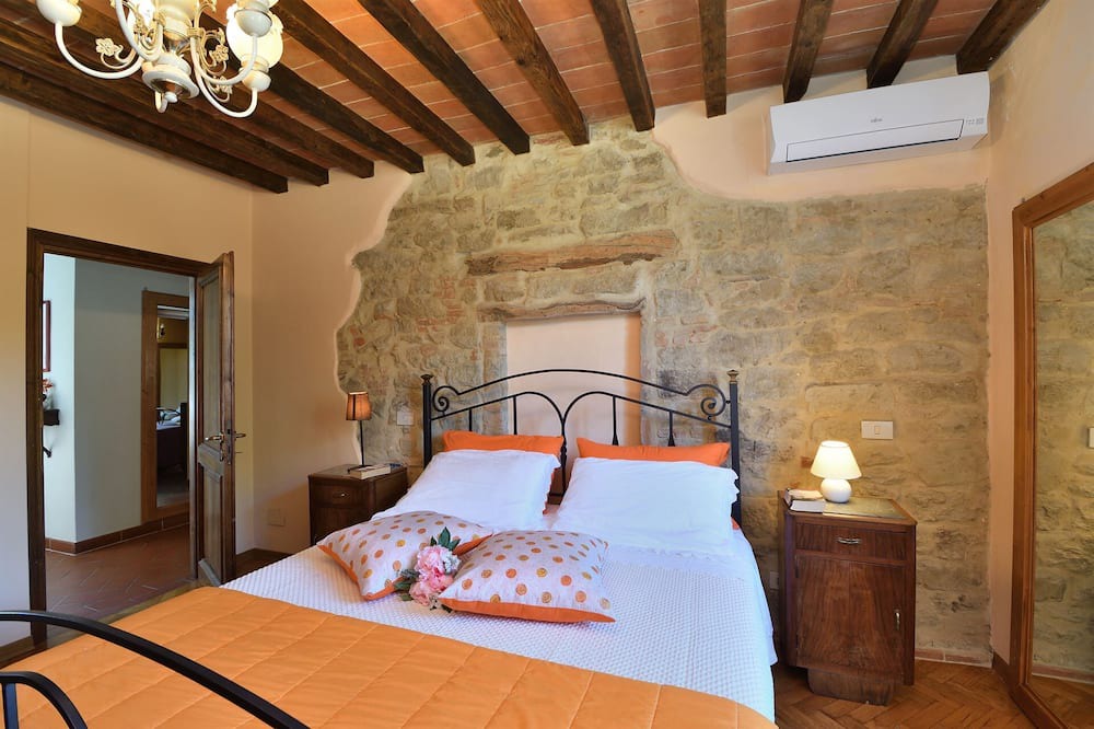 Photo of Bedroom in Civitella in Val di Chiana