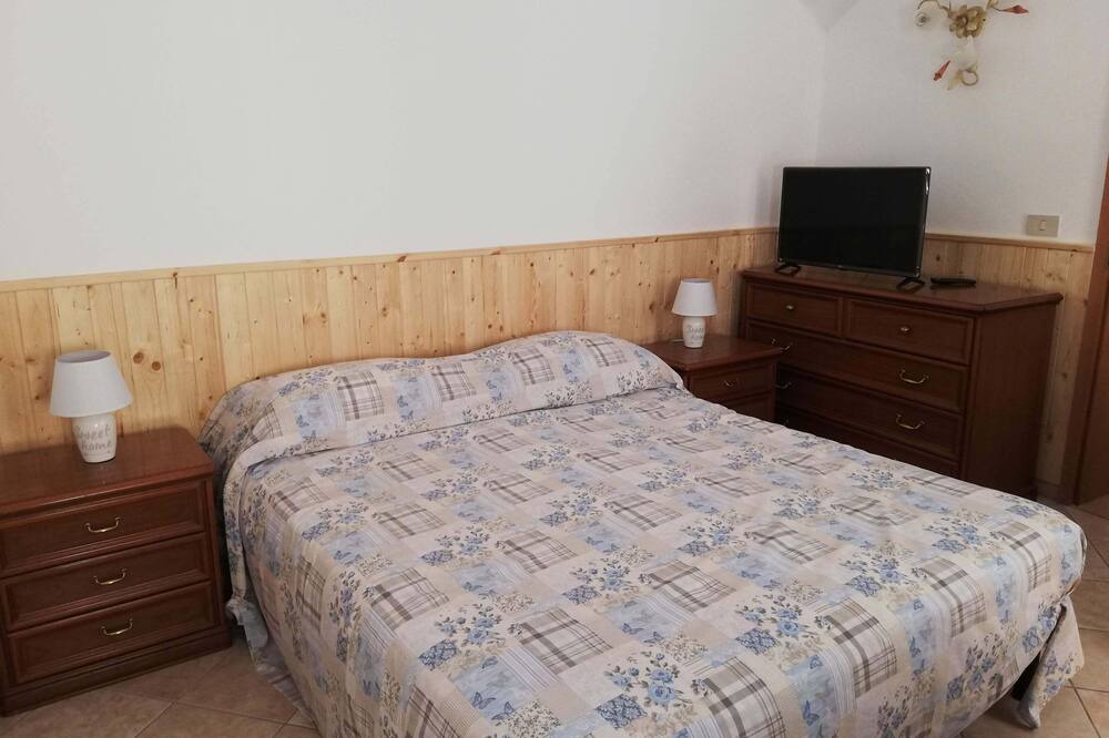 Photo of Bedroom in Pornassio