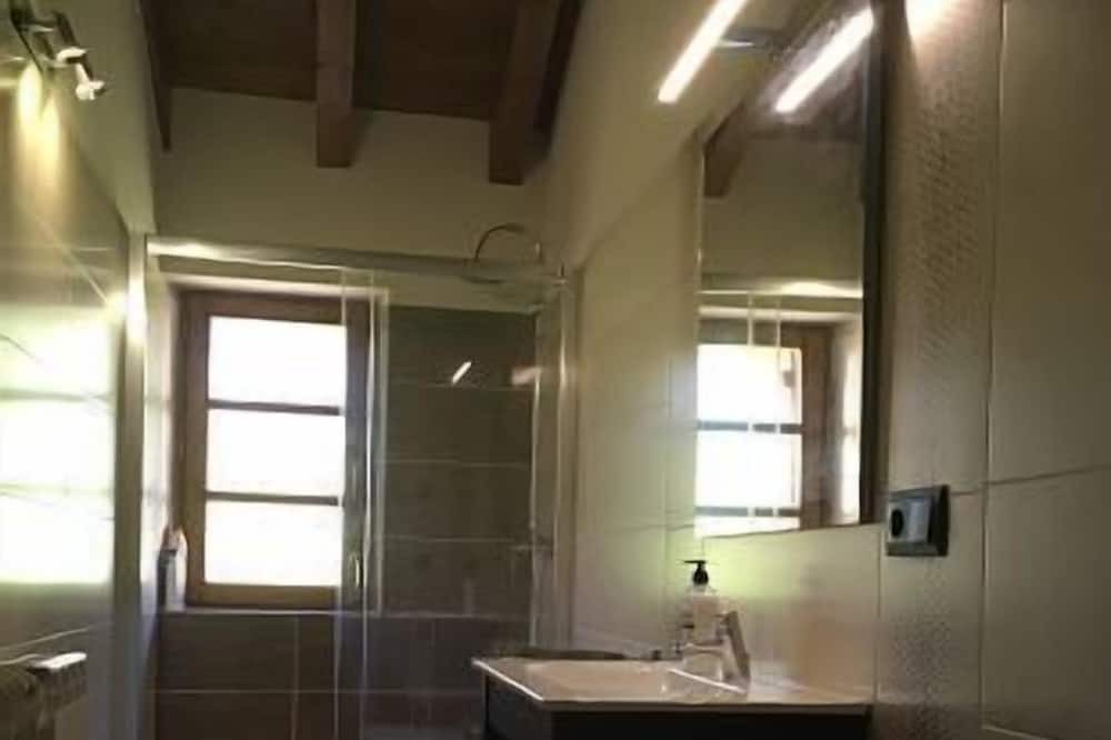 Photo of Bathroom in Erro
