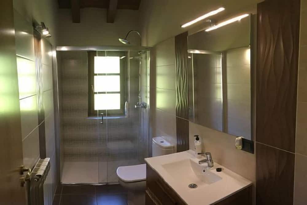 Photo of Bathroom in Erro