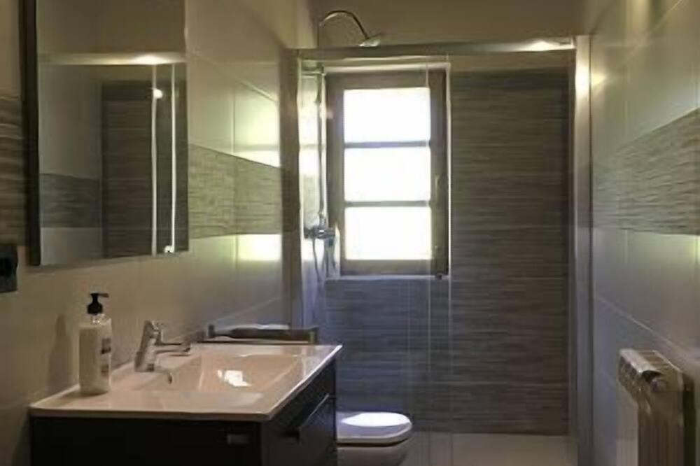 Photo of Bathroom in Erro