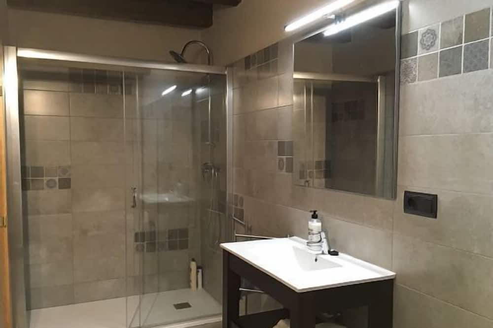 Photo of Bathroom in Erro