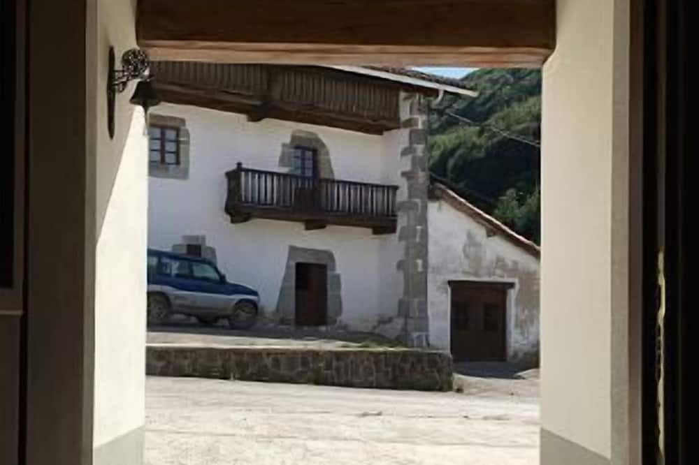 Photo of Outdoor in Erro