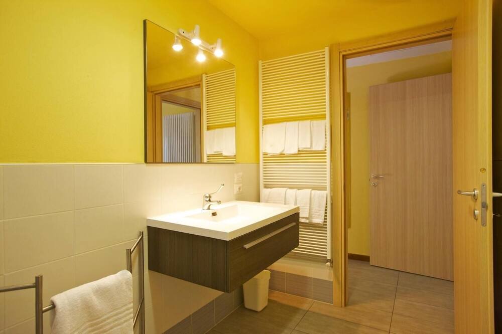 Photo of Bathroom in Cannobio