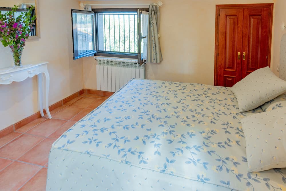 Photo of Bedroom in Capmany