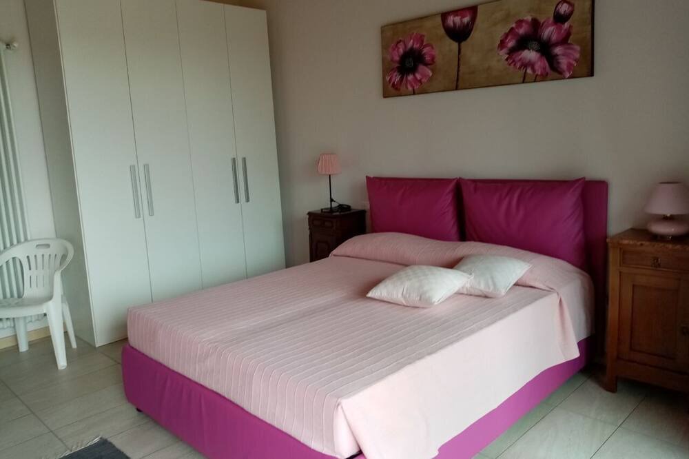 Photo of Bedroom in Pella