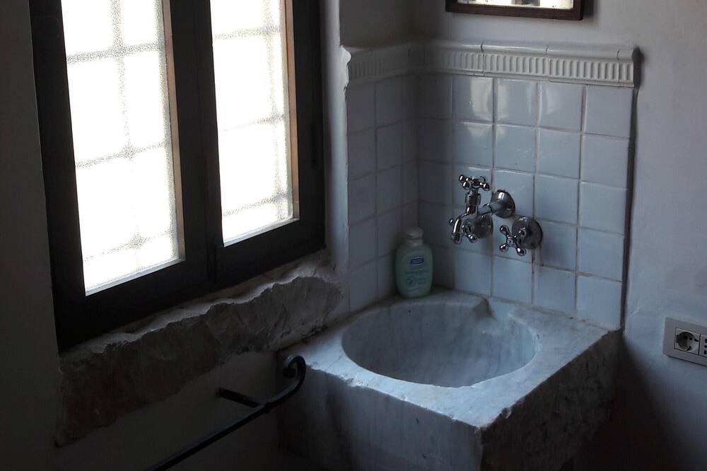 Photo of Bathroom in Pontinia