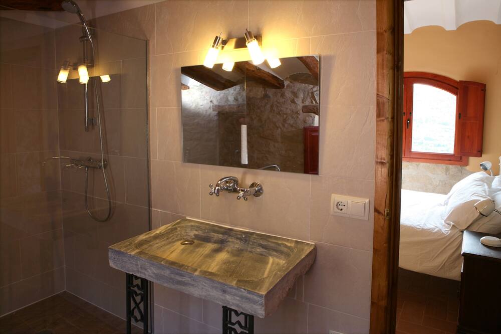 Photo of Bathroom in Rocallaura
