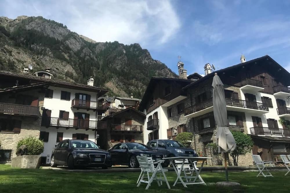 Photo of Outdoor in Pallusieux