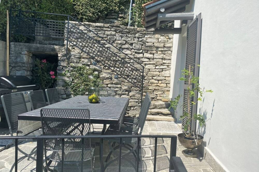 Photo of Patio Balcony in Carate Urio