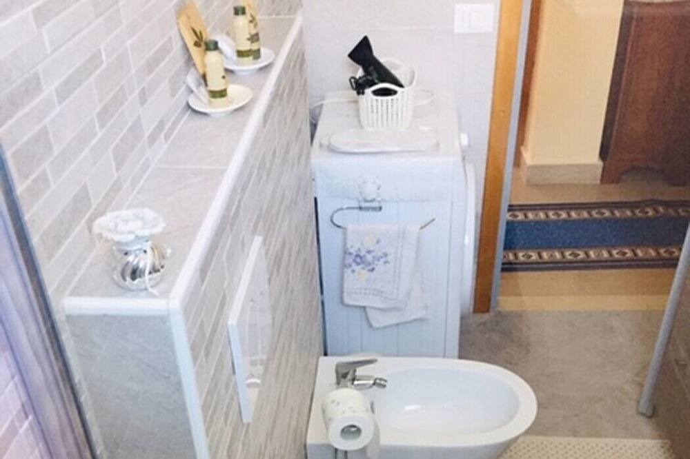 Photo of Bathroom in Pettenasco