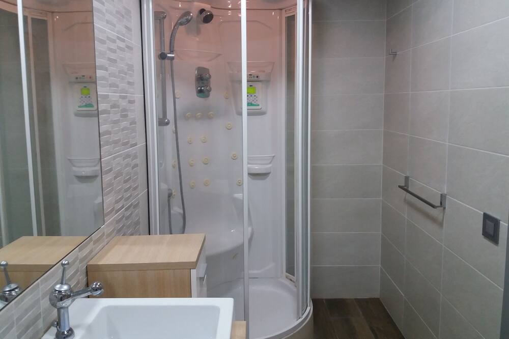 Photo of Bathroom in Oix