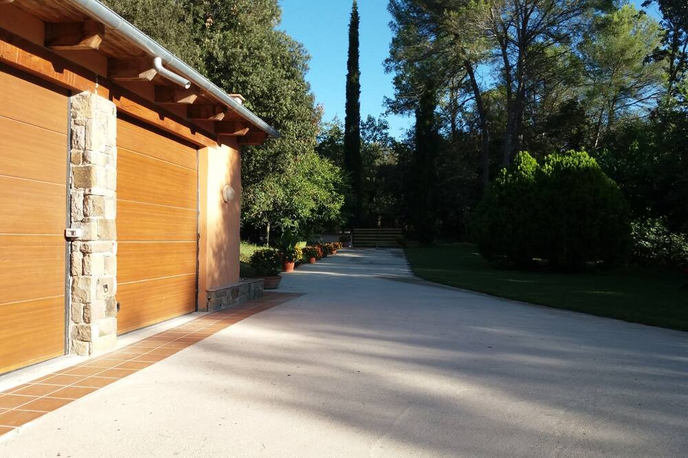 Photo of Outdoor in Oix