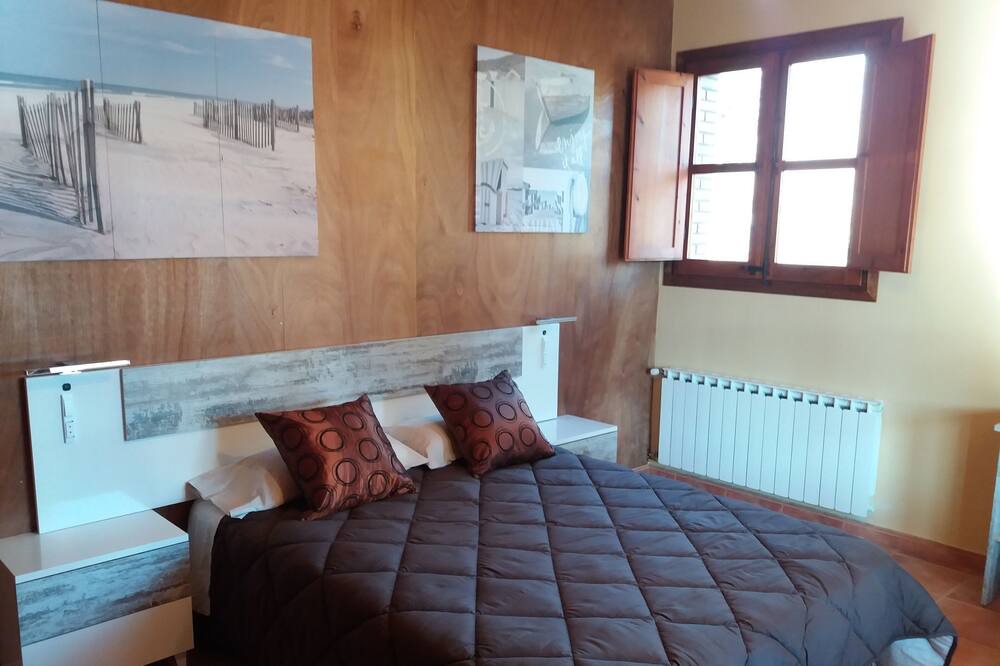 Photo of Bedroom in Oix