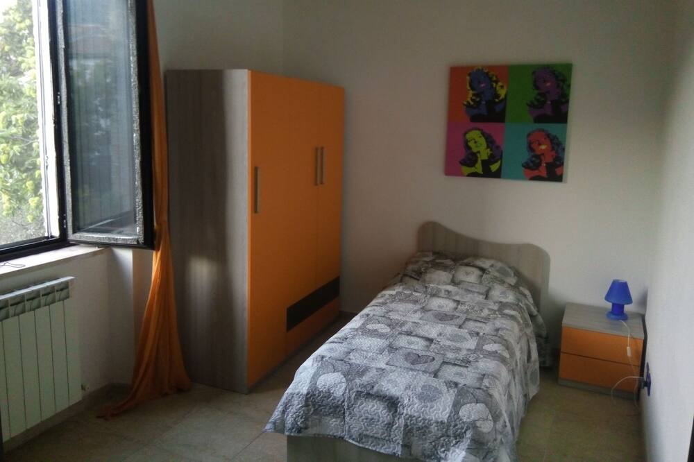 Photo of Bedroom in Marano Marchesato